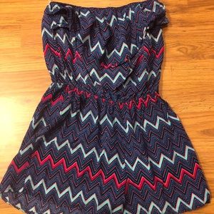 Strapless romper with chevron pattern